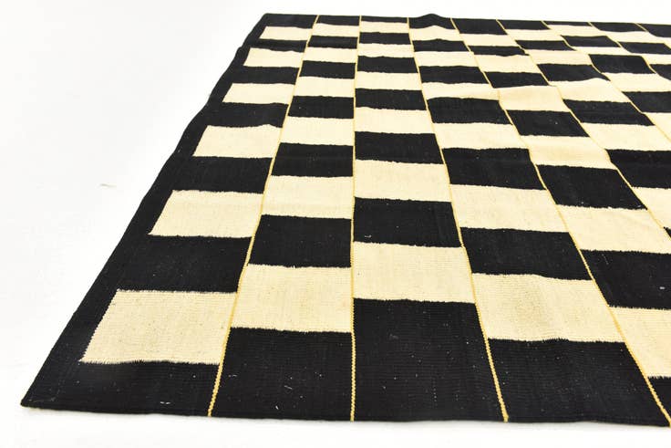 Detail image of 6' x 8' Hand Woven Kilim Modern Wool Rug