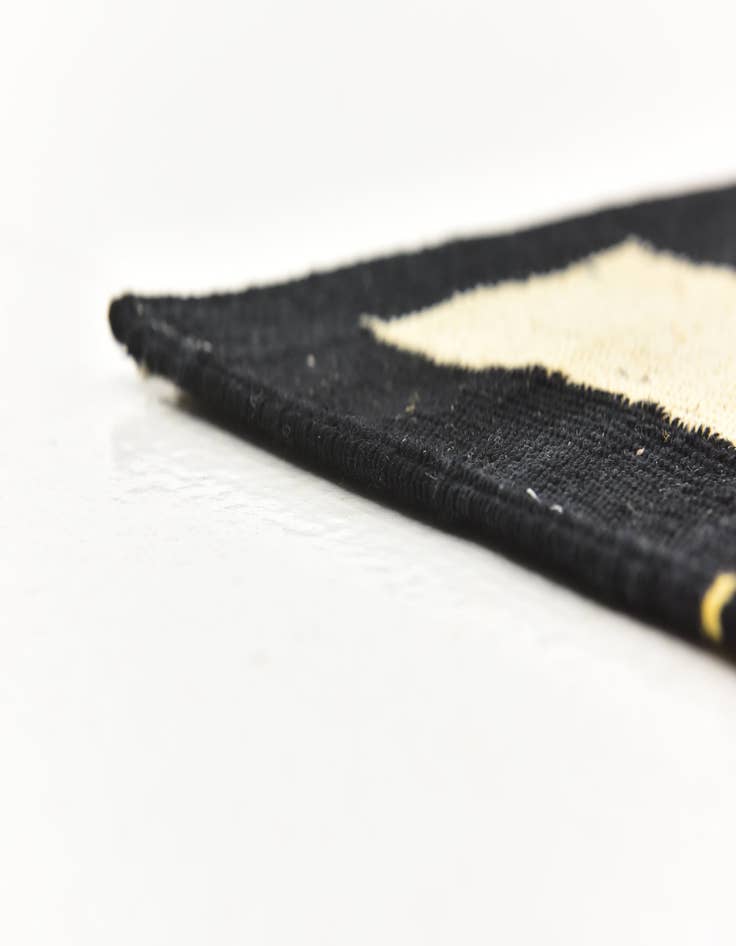 Detail image of 6' x 8'  Hand Woven Kilim Modern Wool Rug