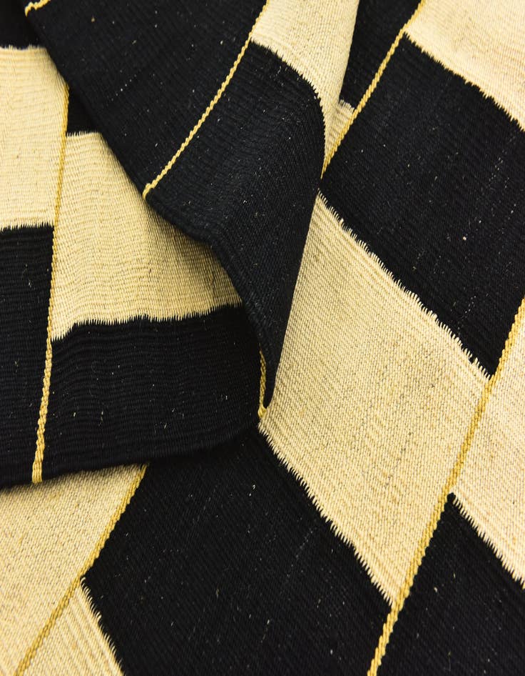 Detail image of 6' x 8'  Hand Woven Kilim Modern Wool Rug