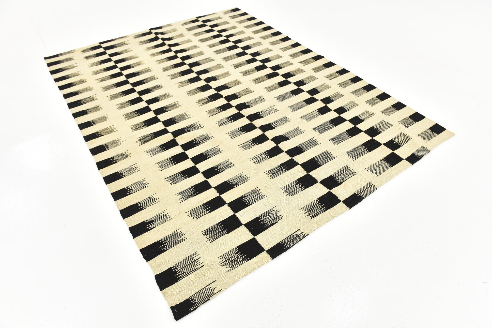 6' x 7' 9 Hand Woven Kilim Modern Wool Rug