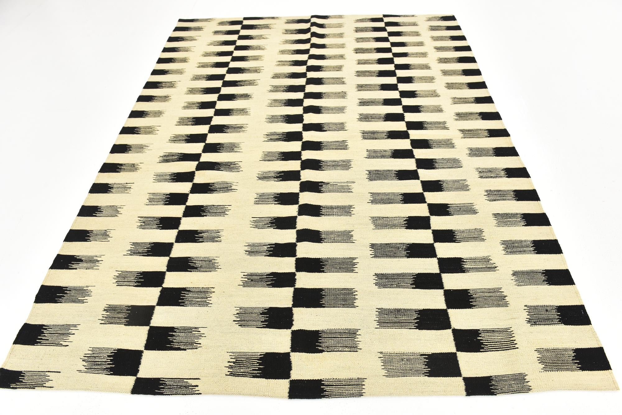 6' x 7' 9 Hand Woven Kilim Modern Wool Rug
