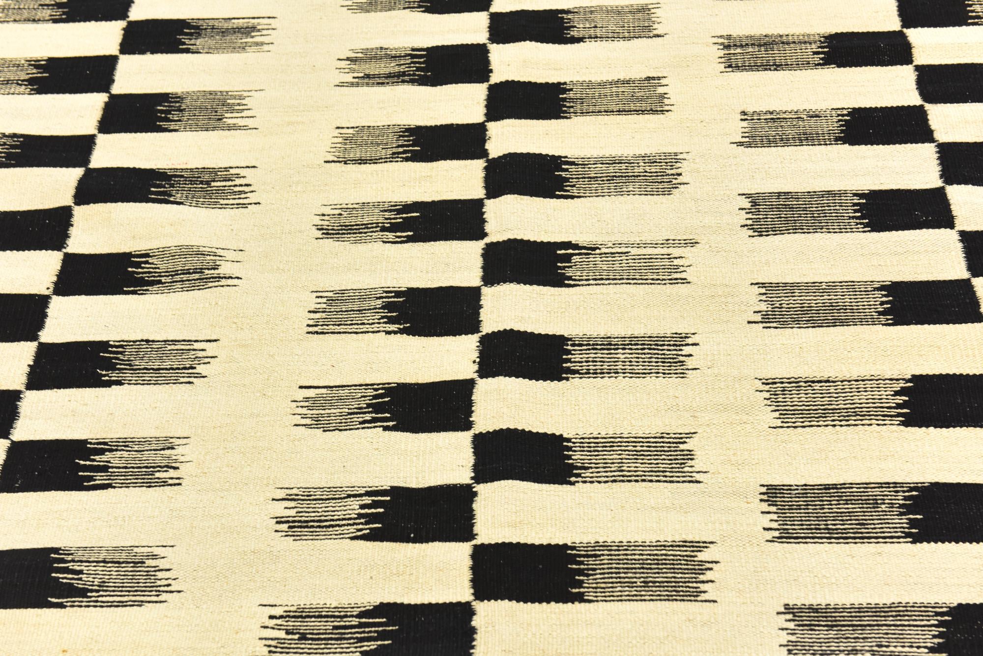 6' x 7' 9 Hand Woven Kilim Modern Wool Rug