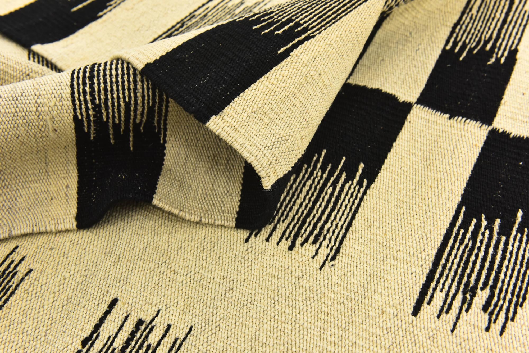 6' x 7' 9 Hand Woven Kilim Modern Wool Rug