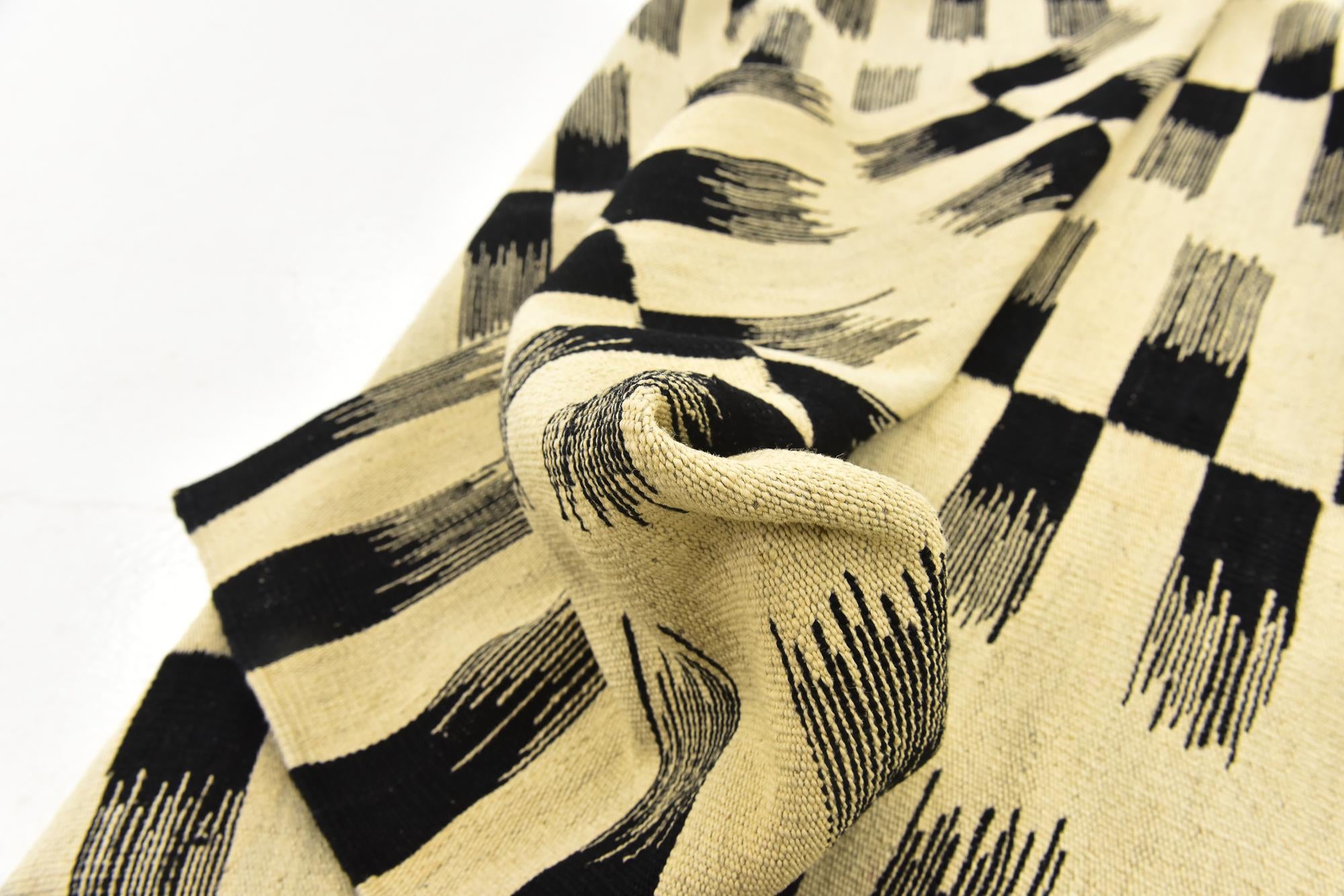 6' x 7' 9 Hand Woven Kilim Modern Wool Rug