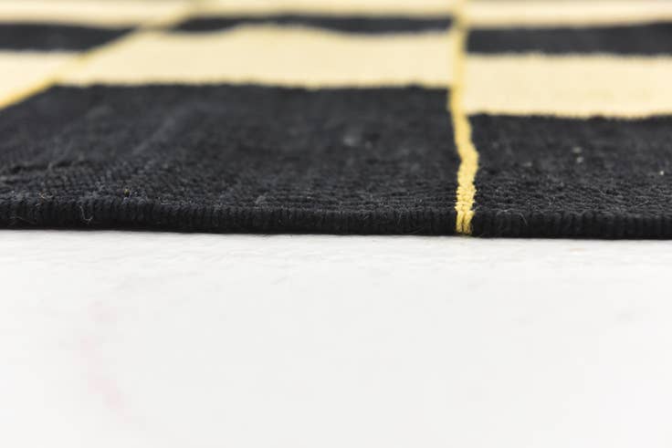 Detail image of 6' x 7' 7 Hand Woven Kilim Modern Wool Rug