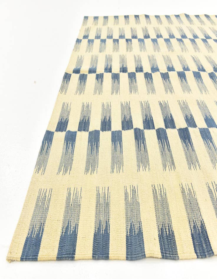 Detail image of 5' 10 x 7' 8  Hand Woven Kilim Modern Wool Rug