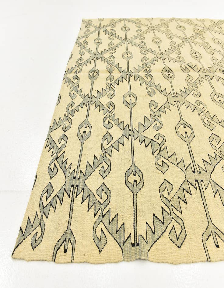 Detail image of 6' x 7' 9  Hand Woven Kilim Modern Wool Rug