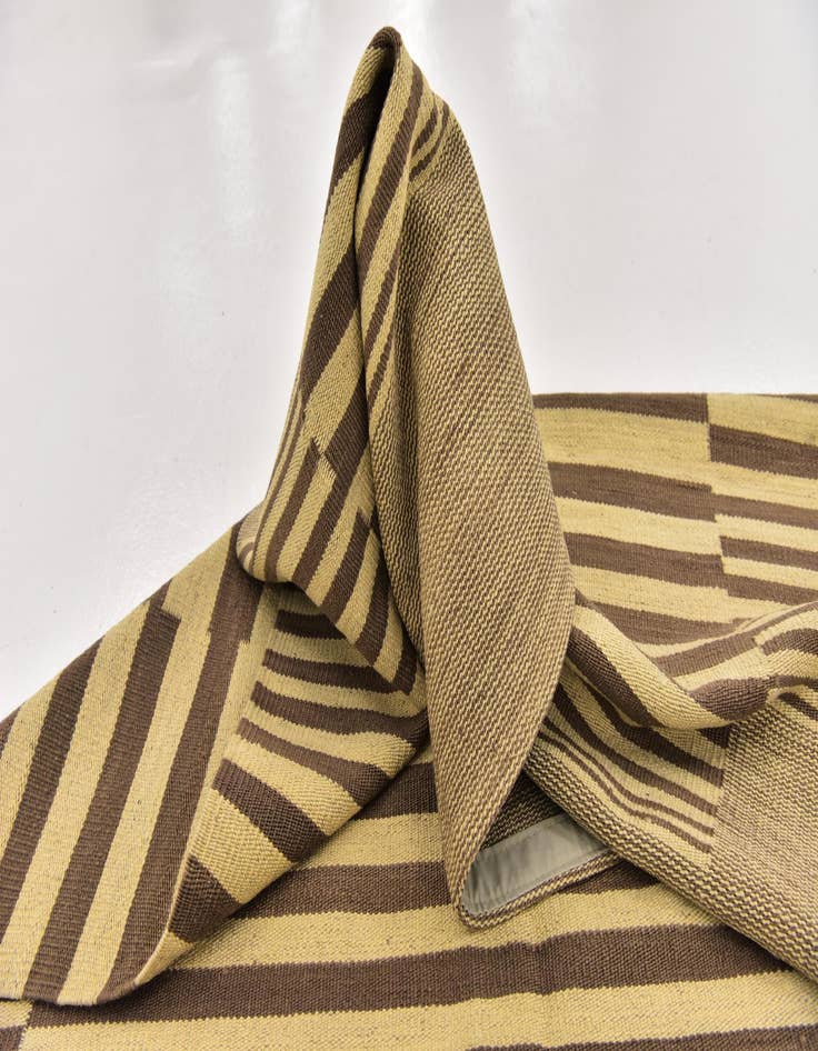 Detail image of 4' 2 x 5' 9  Hand Woven Kilim Modern Wool Rug