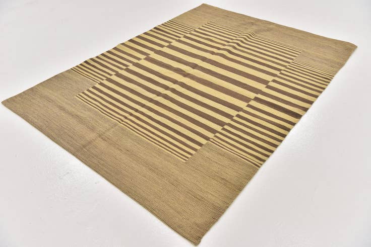 Detail image of 4' 2 x 5' 9 Hand Woven Kilim Modern Wool Rug
