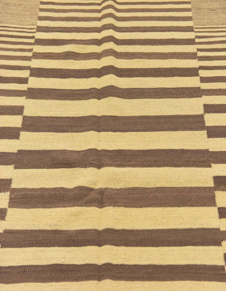 Detail image of 4' 2 x 5' 9  Hand Woven Kilim Modern Wool Rug