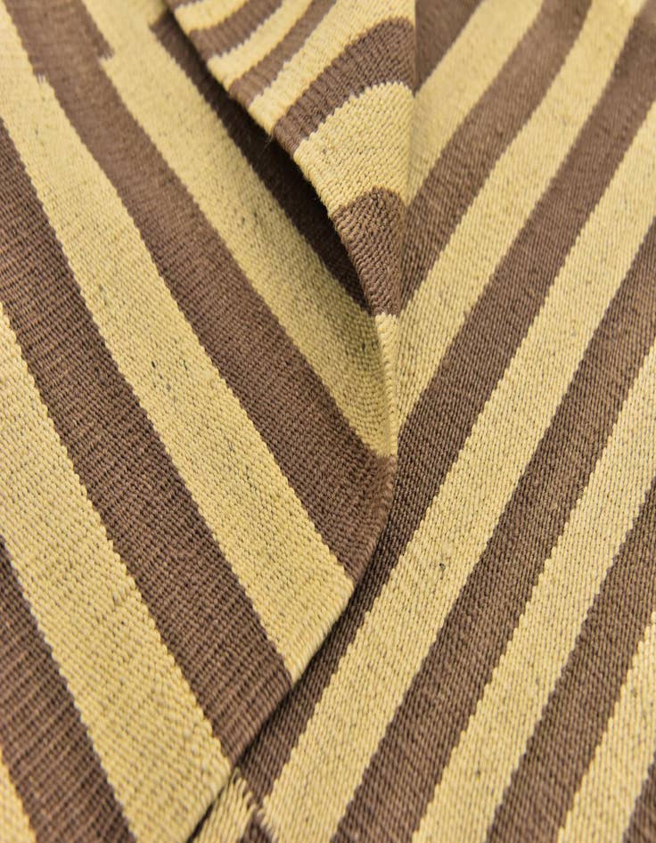 Detail image of 4' 2 x 5' 9  Hand Woven Kilim Modern Wool Rug