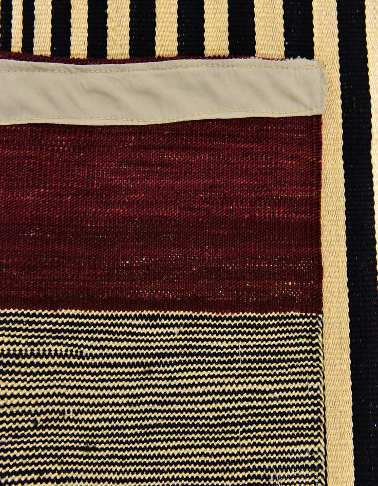 Detail image of 4' 2 x 5' 10  Hand Woven Kilim Modern Wool Rug