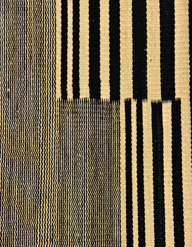 Detail image of 4' 2 x 5' 10  Hand Woven Kilim Modern Wool Rug