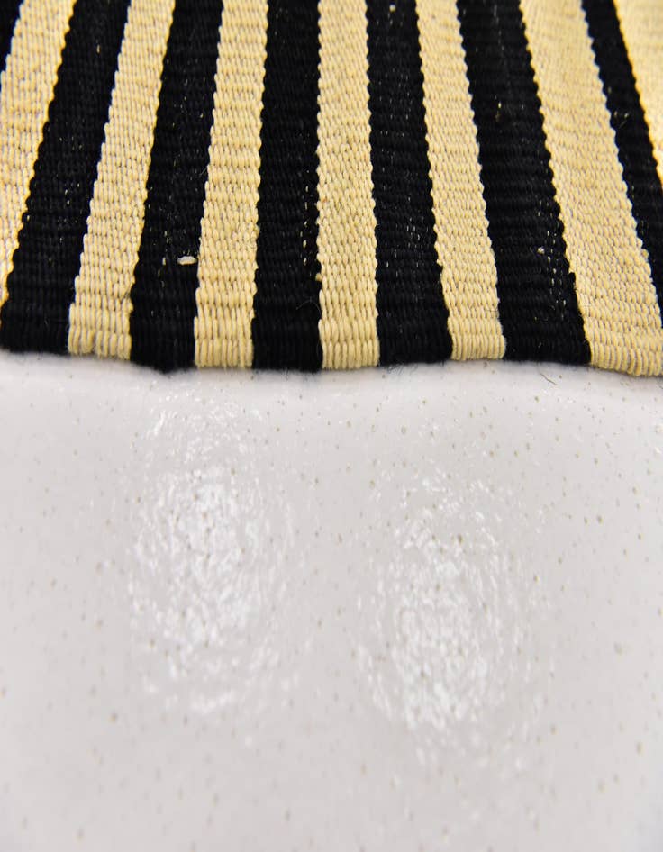 Detail image of 4' 2 x 5' 10  Hand Woven Kilim Modern Wool Rug