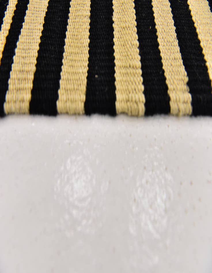 Detail image of 4' 3 x 5' 9  Hand Woven Kilim Modern Wool Rug