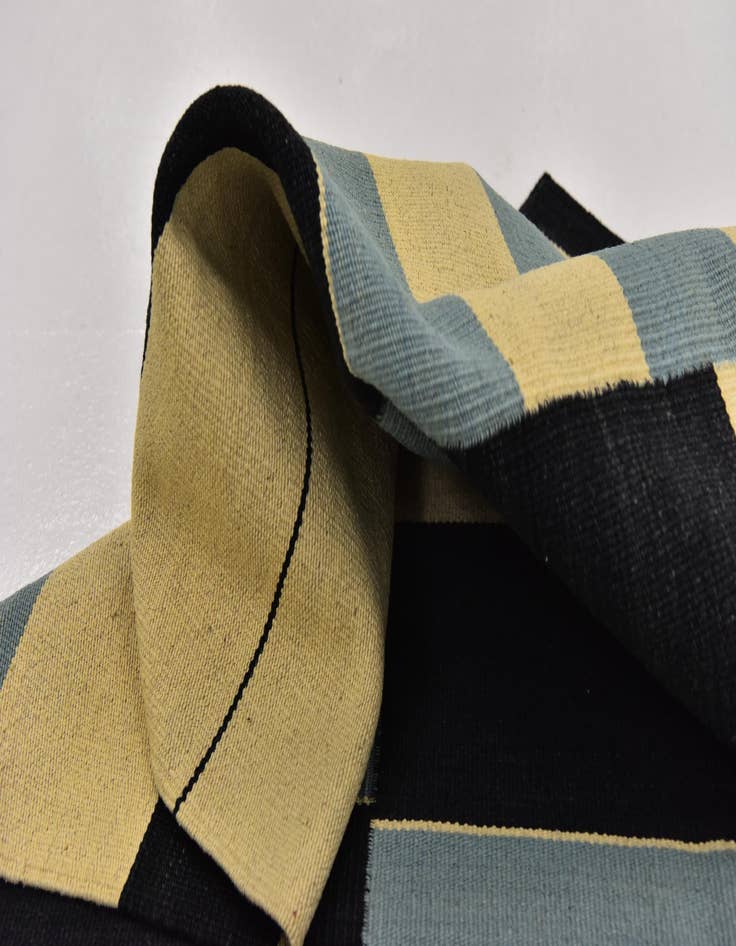 Detail image of 4' 3 x 5' 10  Hand Woven Kilim Modern Wool Rug