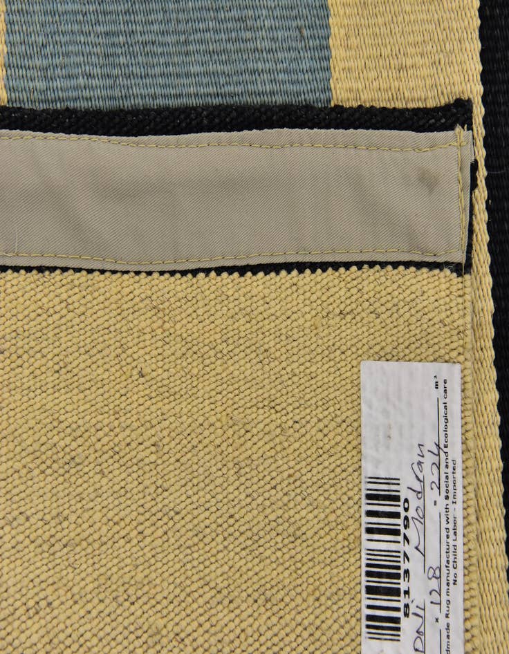 Detail image of 4' 3 x 5' 10  Hand Woven Kilim Modern Wool Rug