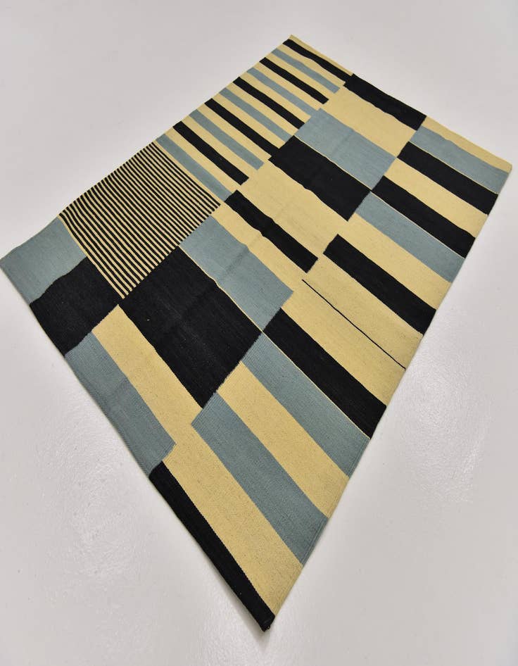 Detail image of 4' 3 x 5' 10  Hand Woven Kilim Modern Wool Rug