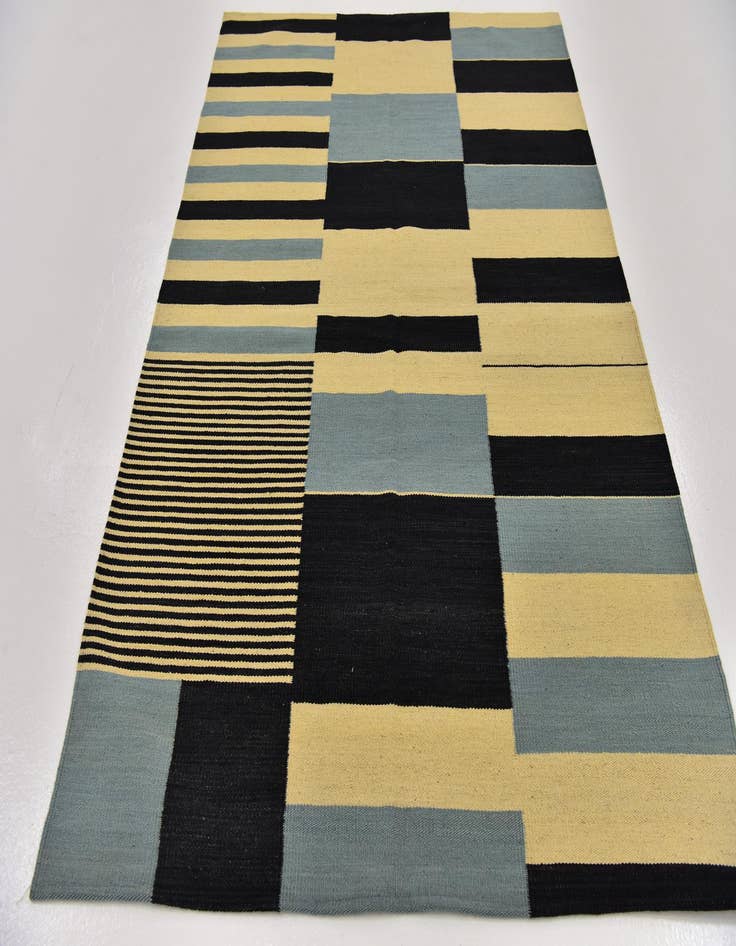 Detail image of 4' 3 x 5' 10  Hand Woven Kilim Modern Wool Rug