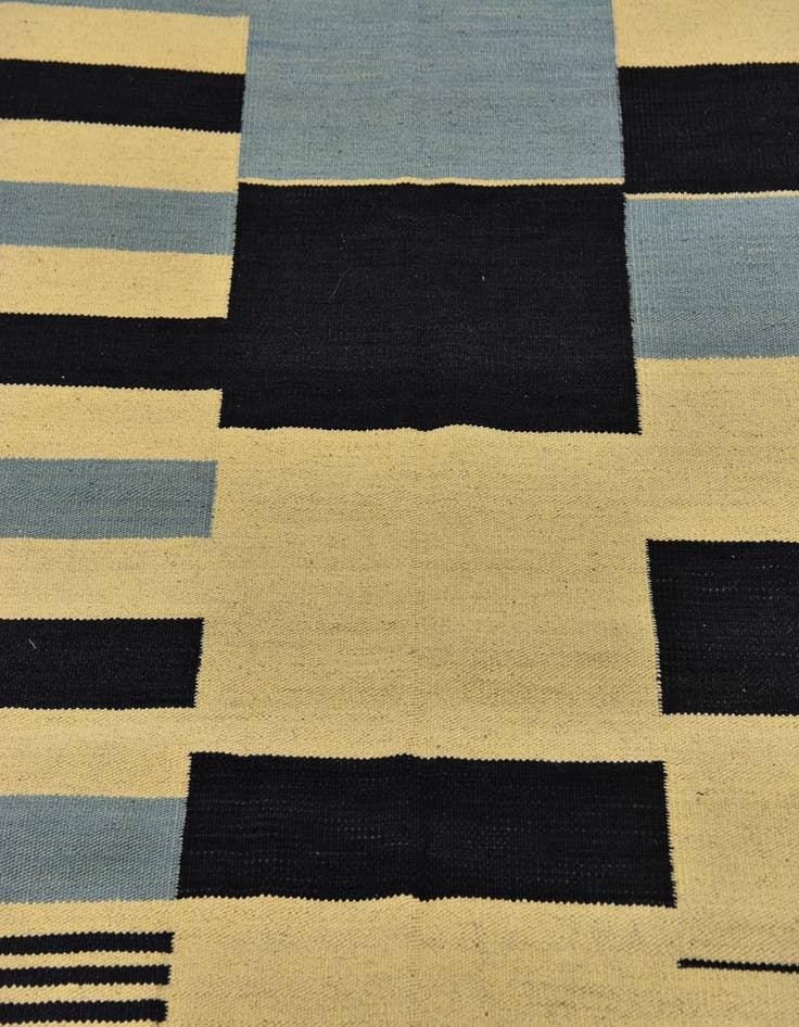 Detail image of 4' 3 x 5' 10  Hand Woven Kilim Modern Wool Rug
