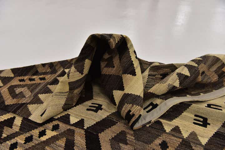 5' 5 x 7' Hand Woven Kilim Modern Wool Rug