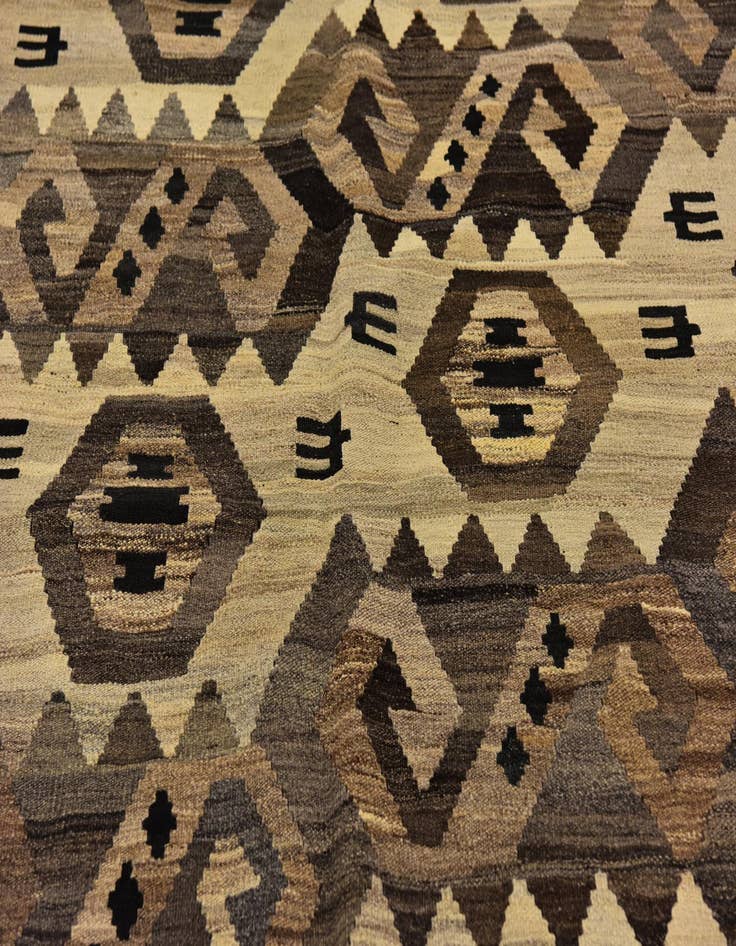 Detail image of 5' 5 x 7' Hand Woven Kilim Modern Wool Rug