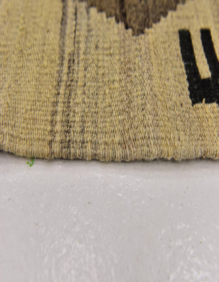 Detail image of 5' 5 x 7'  Hand Woven Kilim Modern Wool Rug