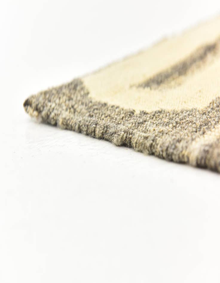 Detail image of 4' 10 x 6' 8 Hand Woven Kilim Modern Wool Rug