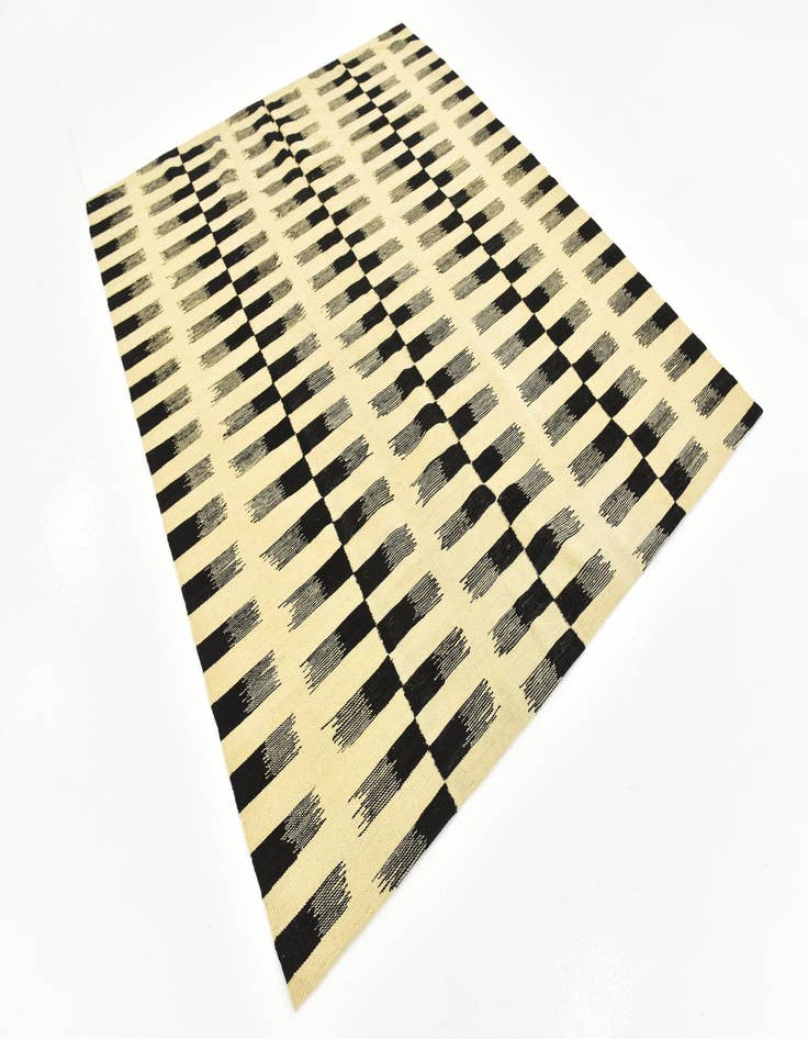 Detail image of 6' x 7' 6  Hand Woven Kilim Modern Wool Rug
