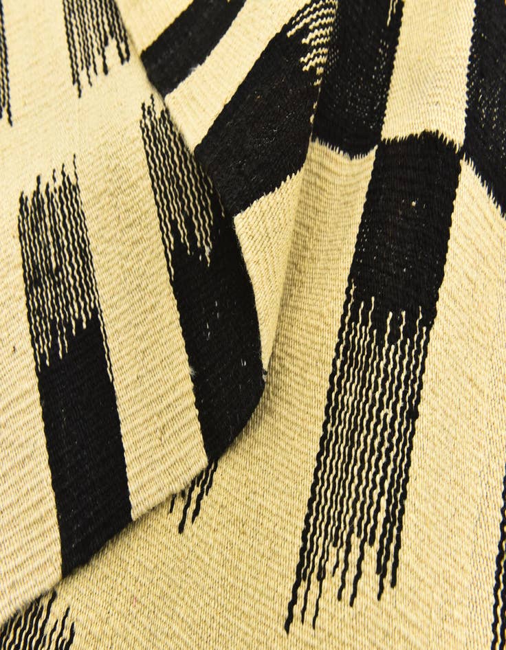 Detail image of 6' x 7' 6  Hand Woven Kilim Modern Wool Rug