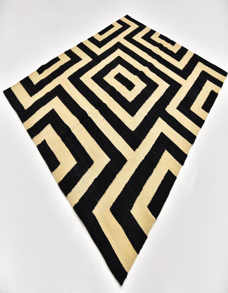 Detail image of 6' 4 x 7' 9  Hand Woven Kilim Modern Wool Rug