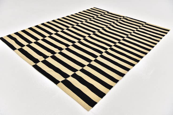 Detail image of 6' x 7' 5 Hand Woven Kilim Modern Wool Rug