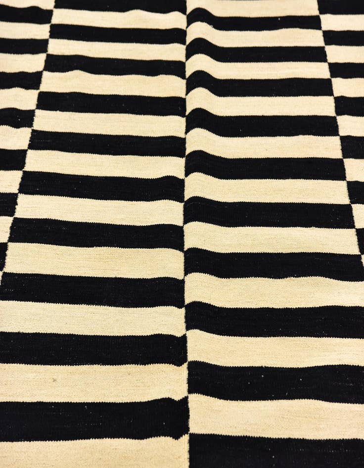 Detail image of 6' x 7' 5  Hand Woven Kilim Modern Wool Rug