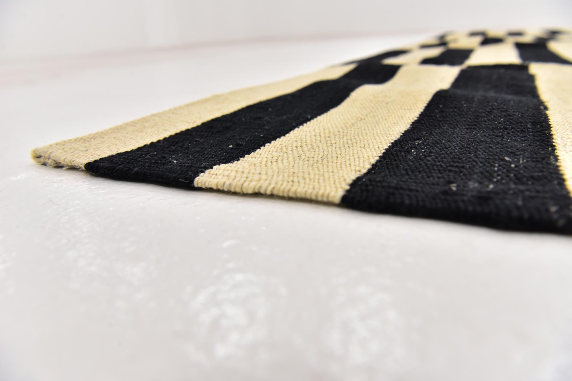 6' x 7' 5 Hand Woven Kilim Modern Wool Rug