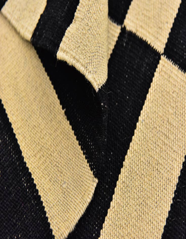 Detail image of 6' x 7' 5  Hand Woven Kilim Modern Wool Rug