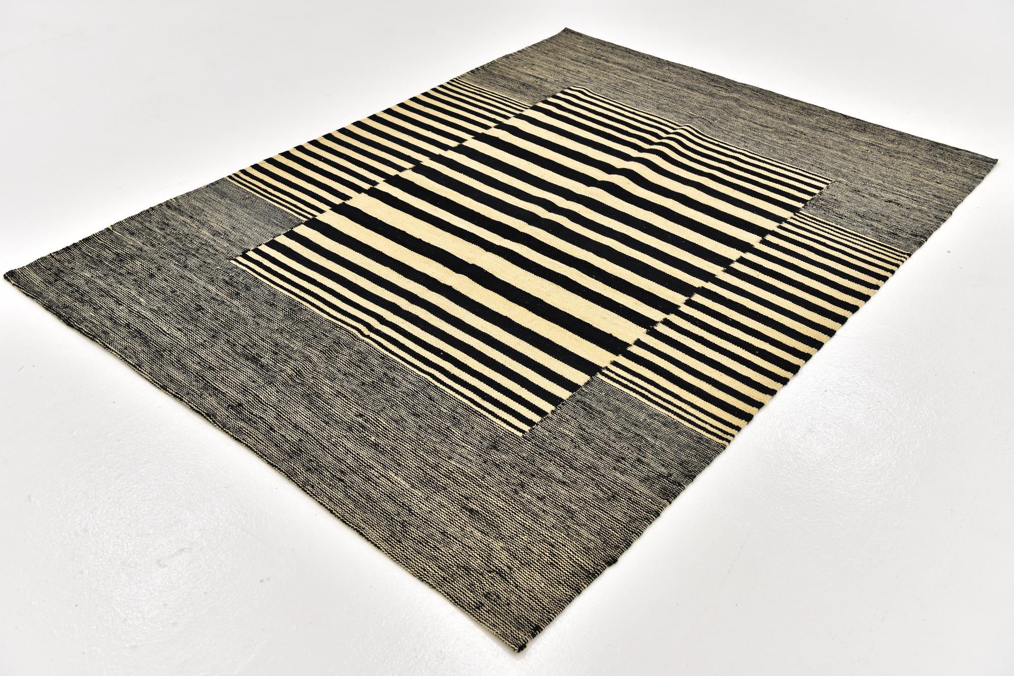 4' 4 x 6' Hand Woven Kilim Modern Wool Rug