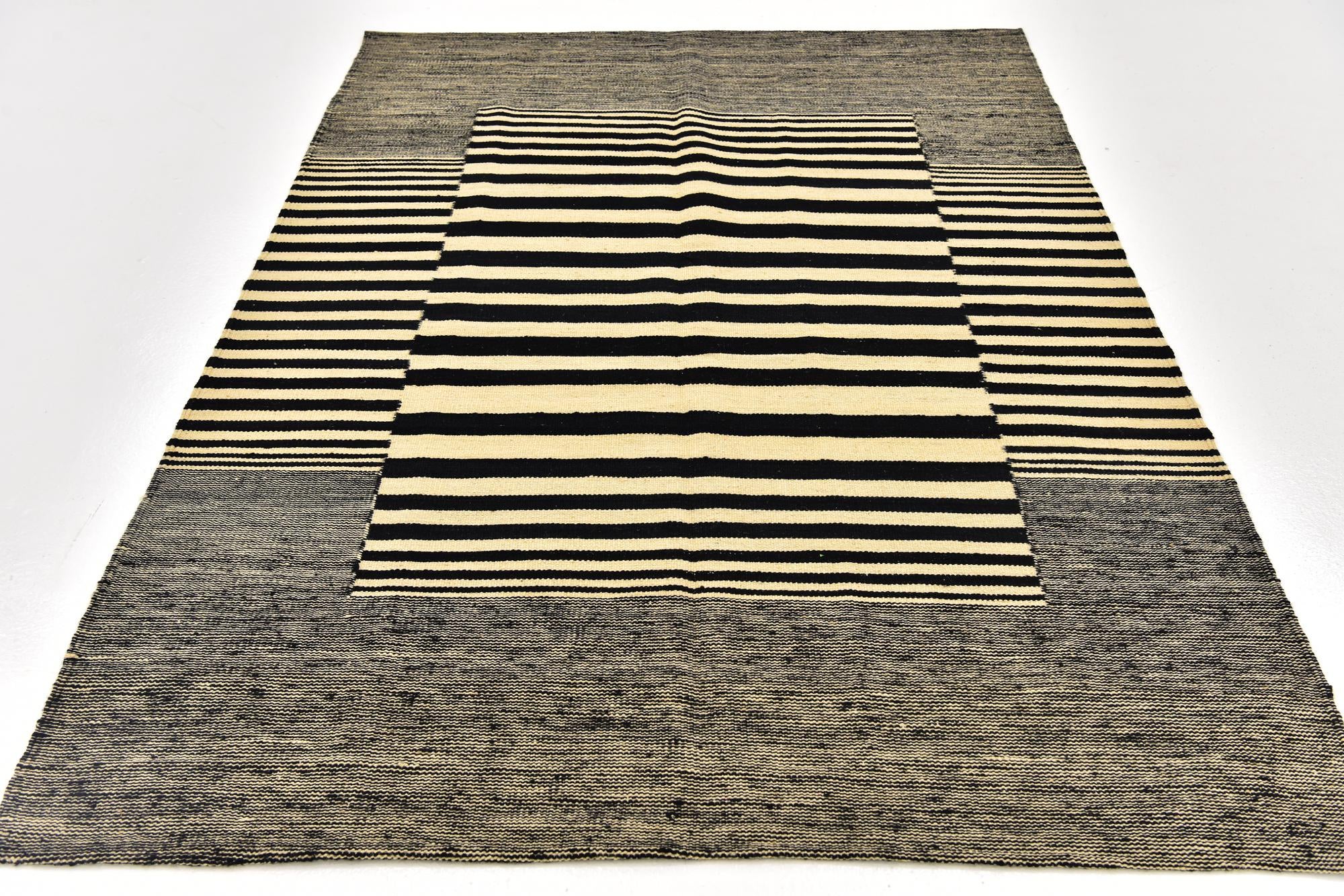 4' 4 x 6' Hand Woven Kilim Modern Wool Rug