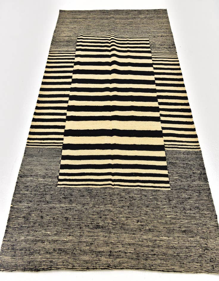 Detail image of 4' 4 x 6'  Hand Woven Kilim Modern Wool Rug