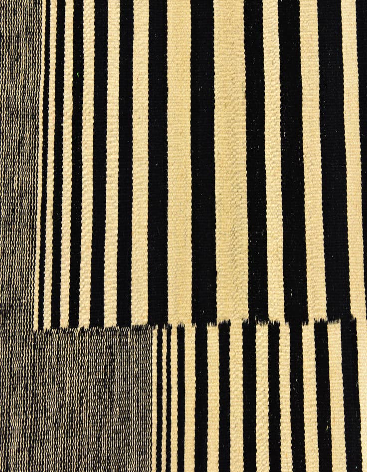 Detail image of 4' 4 x 6'  Hand Woven Kilim Modern Wool Rug