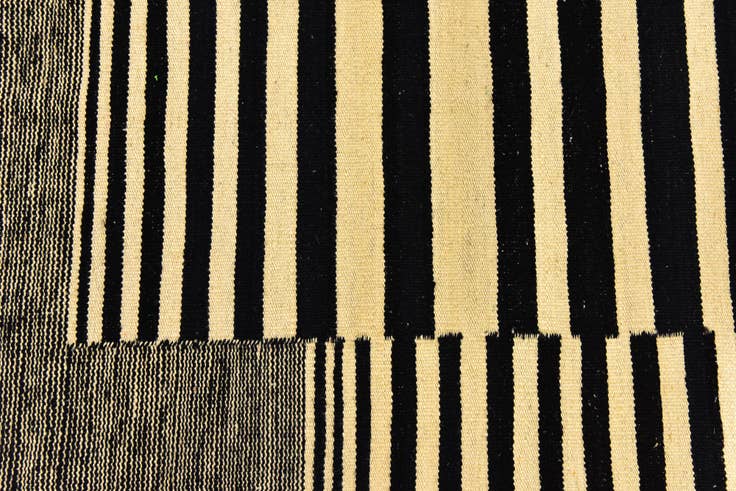 Detail image of 4' 4 x 6' Hand Woven Kilim Modern Wool Rug