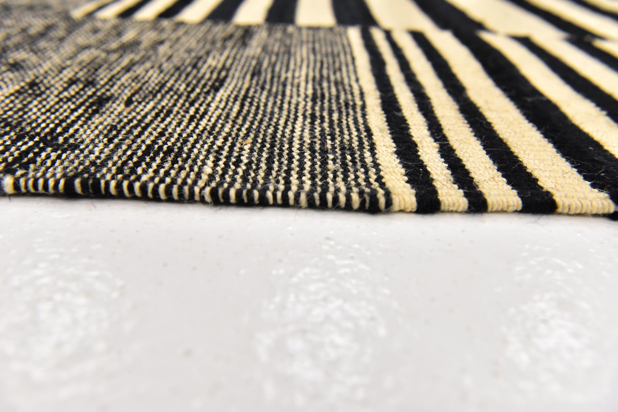 4' 4 x 6' Hand Woven Kilim Modern Wool Rug