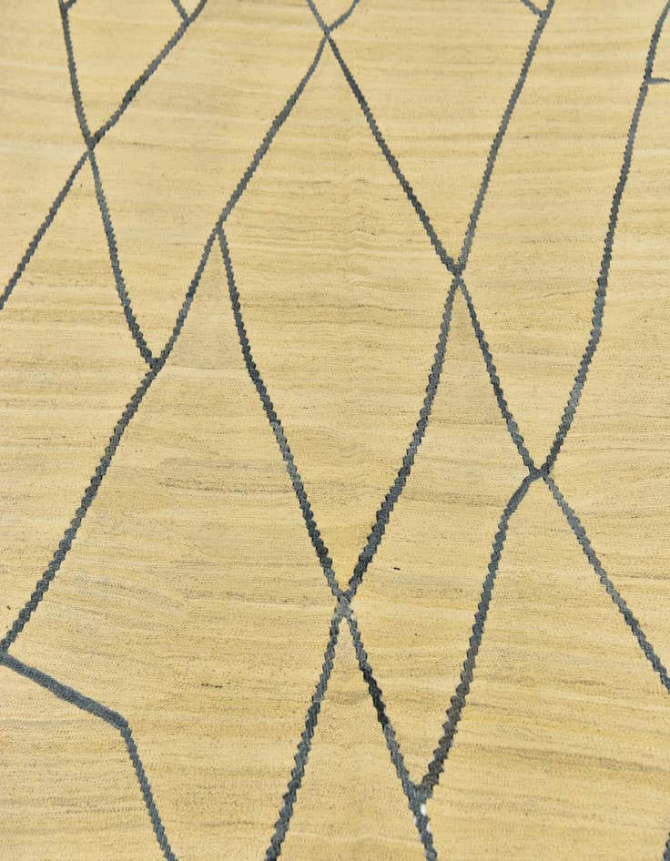 Detail image of 6' 4 x 8'  Hand Woven Kilim Modern Wool Rug