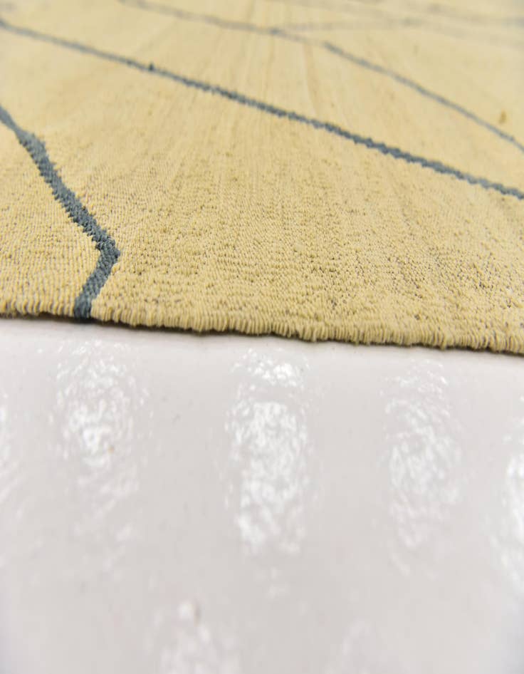 Detail image of 6' 4 x 8'  Hand Woven Kilim Modern Wool Rug