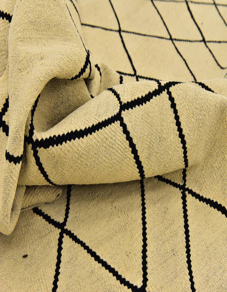 Detail image of 6' 3 x 7' 9  Hand Woven Kilim Modern Wool Rug