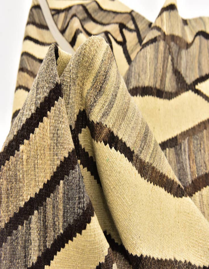 Detail image of 6' x 7' 7  Hand Woven Kilim Modern Wool Rug