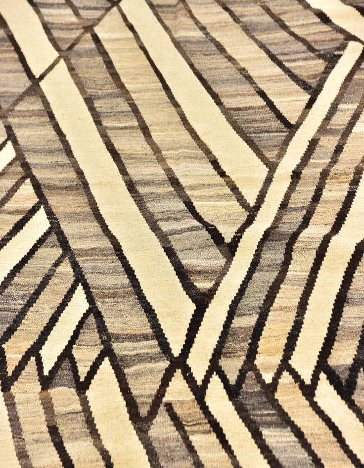 Detail image of 6' x 7' 7 Hand Woven Kilim Modern Wool Rug