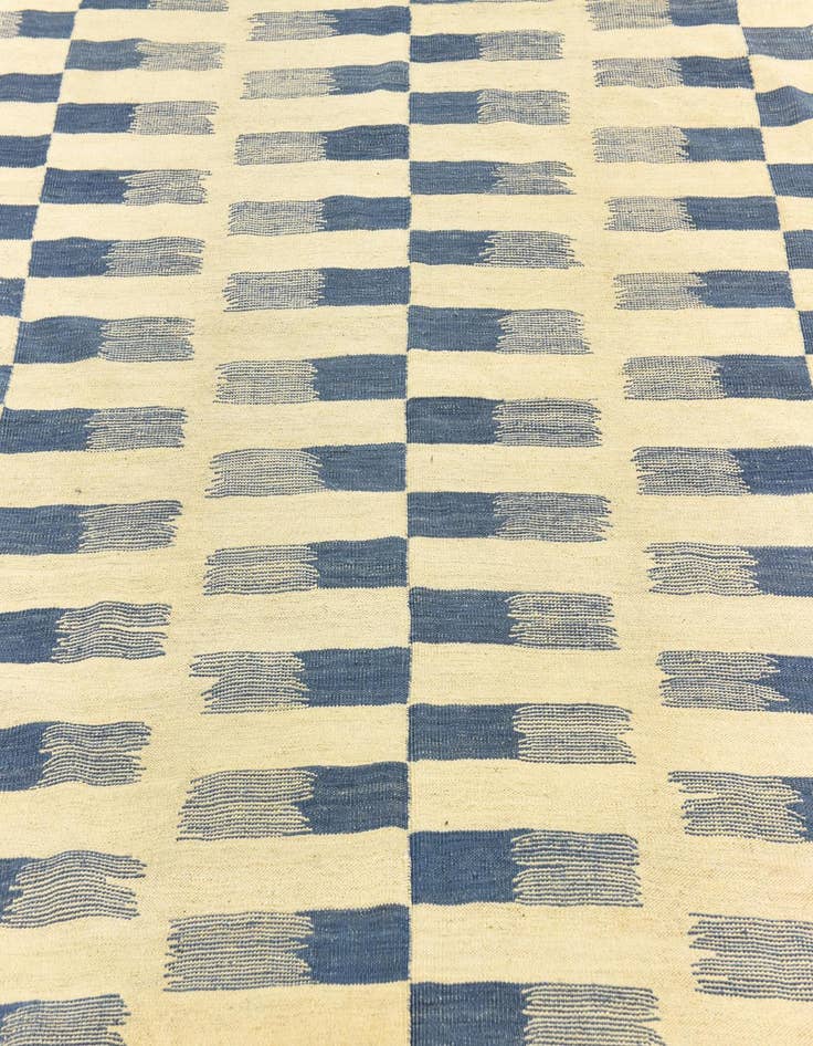 Detail image of 8' 4 x 11'  Hand Woven Kilim Modern Wool Rug