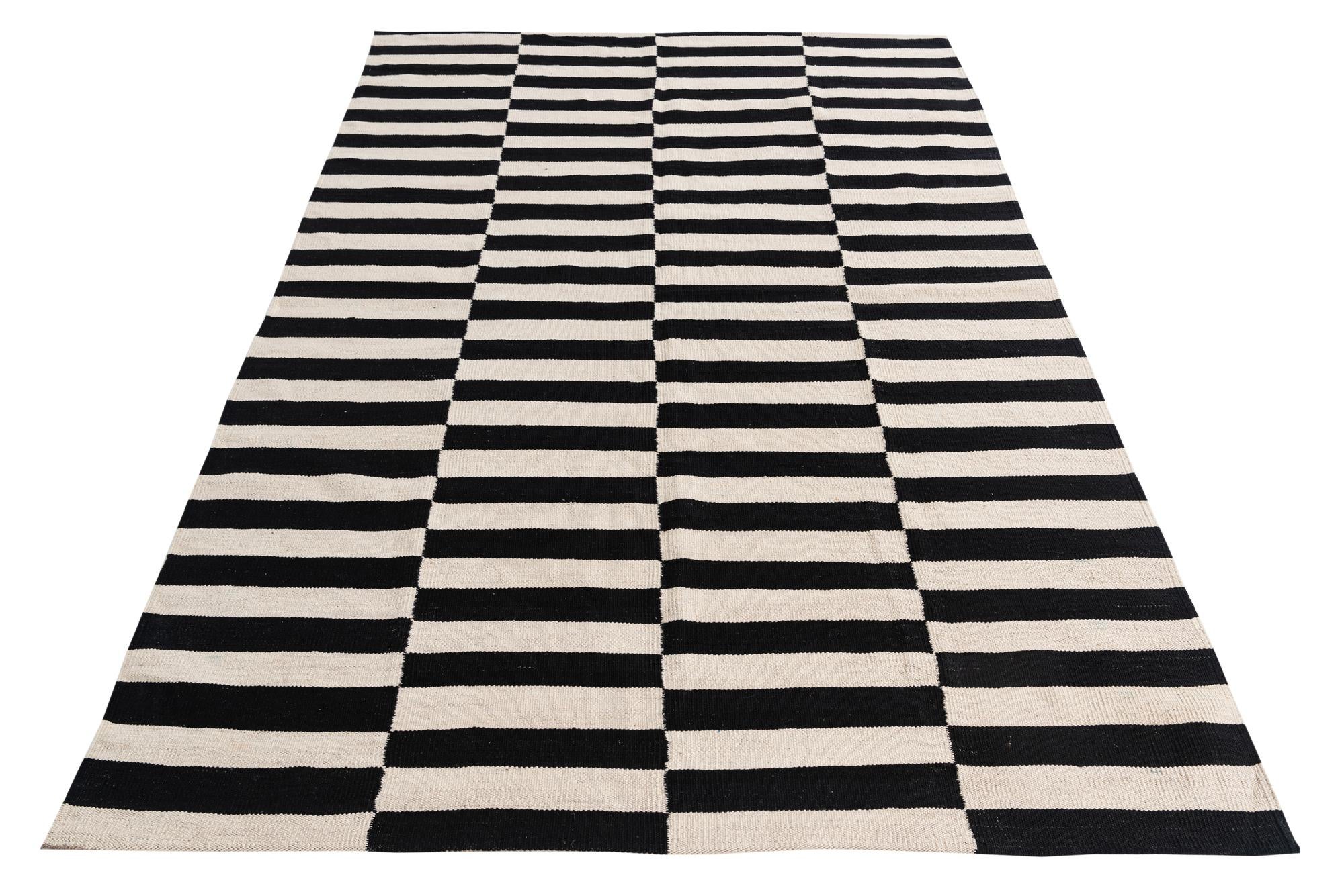 5' 5 x 7' 9 Hand Woven Kilim Modern Wool Rug