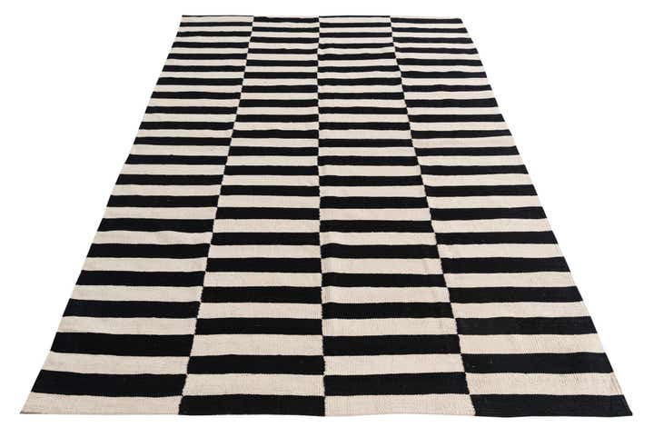 5' 5 x 7' 9 Hand Woven Kilim Modern Wool Rug