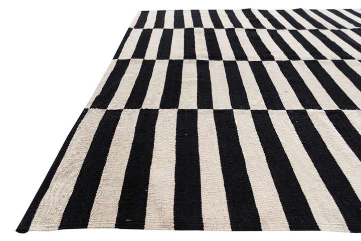 5' 5 x 7' 9 Hand Woven Kilim Modern Wool Rug